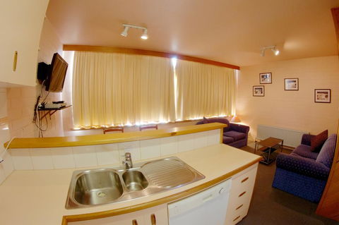 Snow Ski Apartments 29 - Holiday Byron Bay 1