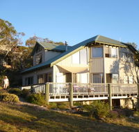 Snowgums on the Lake - Holiday Byron Bay