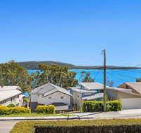 Soldiers Point Spectacular - Holiday Byron Bay