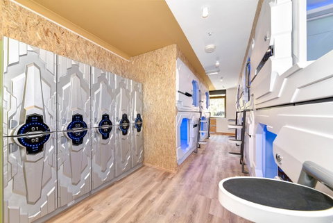 Space Q Capsule Hotel - Holiday Byron Bay 1