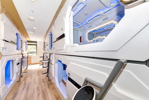 Space Q Capsule Hotel - Holiday Byron Bay 0