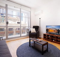 Spacious and Bright Studio in the Middle of Town - Holiday Byron Bay