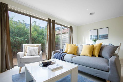 Spacious Lovely 5Beds Home@Point Cook - Holiday Byron Bay 0