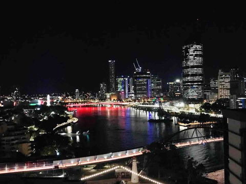 Spacious River Front 2 Bed Apt Central Location - Holiday Byron Bay 3