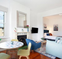 Spacious Studio With Balcony in Inner-City Glebe - Holiday Byron Bay