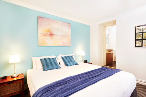 Spacious Studio With Courtyard And Extra Beds - Holiday Byron Bay 2