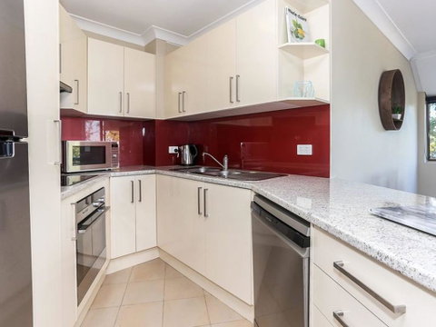 Spectacular Views & Walking Distance To The Beach! - Holiday Byron Bay 2