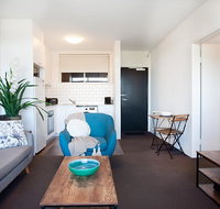 Sprawling City Views and Balcony in Cosy Apartment - Holiday Byron Bay