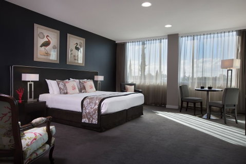 Springfield Lakes Boutique Hotel - Holiday Byron Bay 2