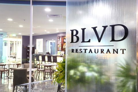 Springfield Lakes Boutique Hotel - Holiday Byron Bay 3