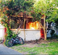 St Kilda East backpackers' hostel - Holiday Byron Bay