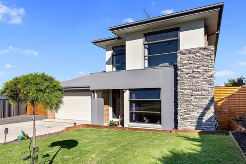 STELLAVISTA - 4 Bedrooms, Free Wifi, Views - Holiday Byron Bay 3