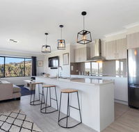 STELLAVISTA - 4 bedrooms free wifi views - Holiday Byron Bay