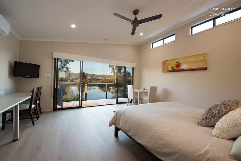 Warnertown SA Holiday Byron Bay
