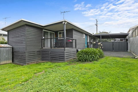 Strathmore Beach House 67 - Holiday Byron Bay 0