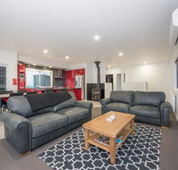 Stratton Summit 4- Modern sophisticated style with lake and mountain views - Holiday Byron Bay