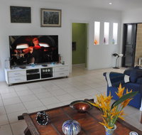 STUNNING MAGNETIC ISLAND HOMEPRIVATE LARGE POOLADULTS ONLY - Holiday Byron Bay