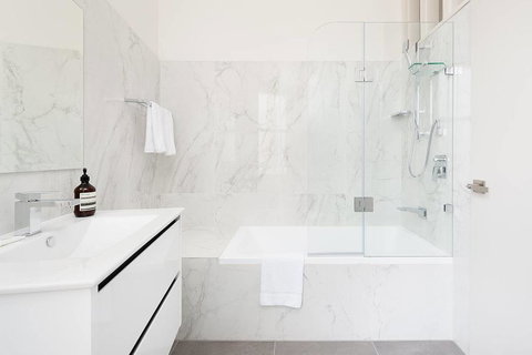 STUNNING SYDNEY HOME 1 - Holiday Byron Bay 2