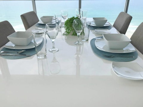 Stunning Views, Air On Broadbeach!Wine, Wifi, Parking - Holiday Byron Bay 3