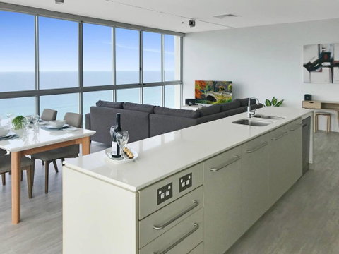Stunning Views, Air On Broadbeach!Wine, Wifi, Parking - Holiday Byron Bay 0