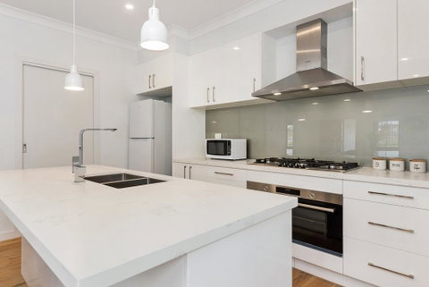 Style, Comfort And Convenience - Holiday Byron Bay 2