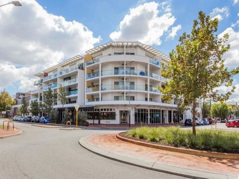 Stylish 2x2 W/ Carpark In Perth - Holiday Byron Bay 1