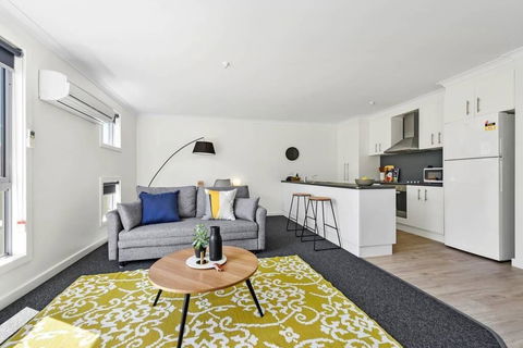 Stylish And Spacious Launceston Villa + Free Wifi - Holiday Byron Bay 3