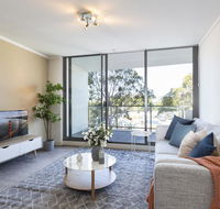 Stylish apartment minutes from city and airport - Holiday Byron Bay