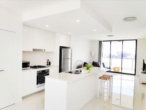 Stylish Liverpool 2Bed 2Bath Apartment -Skyline Views! -Masks Provided - Holiday Byron Bay 2