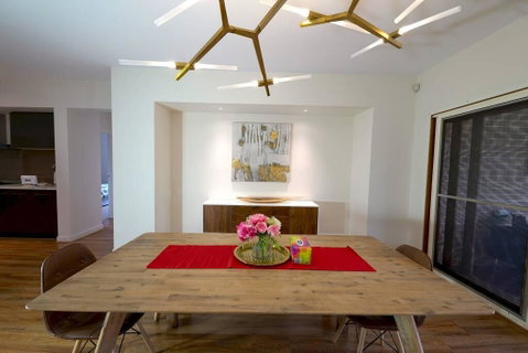 Stylish Luxe House For Big Group Near Shopping Center - Holiday Byron Bay 2