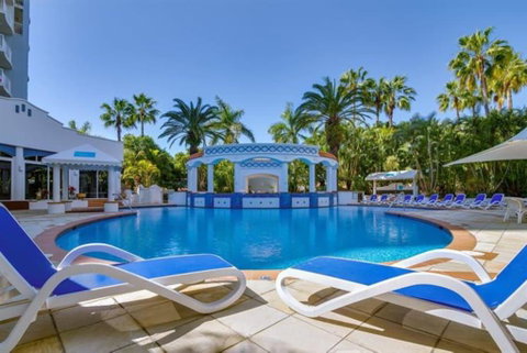 Stylish Studio With Ocean Views Bel Air Broadbeach - Holiday Byron Bay 2