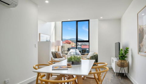 Stylish Townhouse - Holiday Byron Bay 0