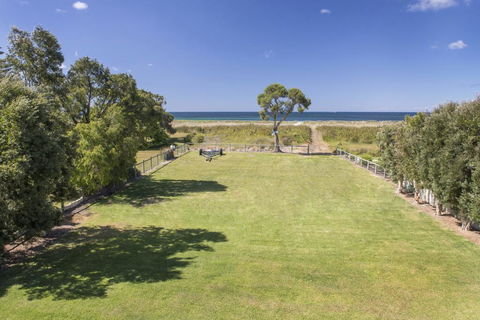 Sugar Shack - Character Family Home Right On The Ocean - Holiday Byron Bay 2