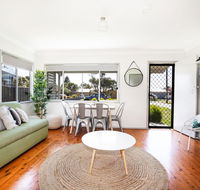 Sun Shack  Culburra - Pet Friendly - 3 Mins to Beach - Holiday Byron Bay