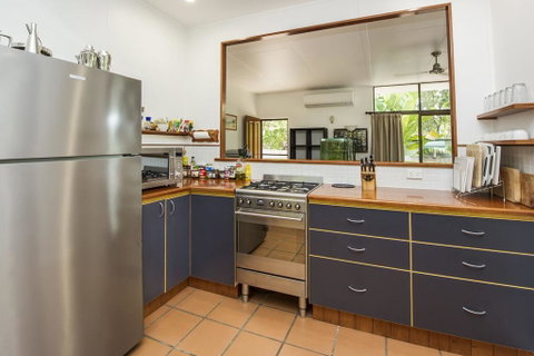 Sunbird Retreat - Holiday Byron Bay 2