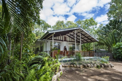 Sunbird Retreat - Holiday Byron Bay 0
