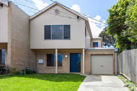 Sunningdale Beach House 12 - Holiday Byron Bay 1