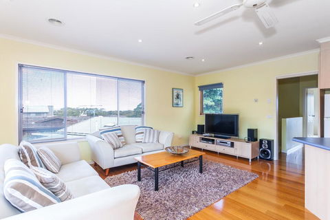Sunningdale Beach House 12 - Holiday Byron Bay 3