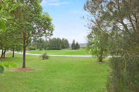 Sunny Finch House - Holiday Byron Bay 3
