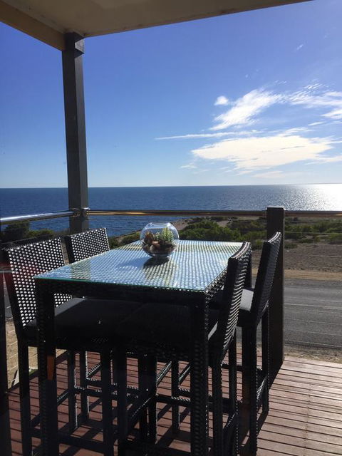 Sunset Cove Beach House - Holiday Byron Bay 1