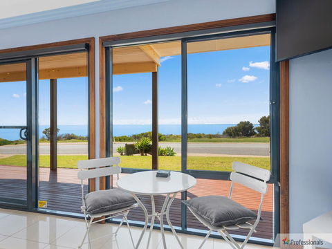 Sunset Cove Beach House - Holiday Byron Bay 3