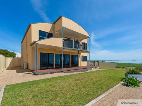 Sunset Cove Beach House - Holiday Byron Bay 0