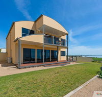 Sunset Cove Beach House - Holiday Byron Bay
