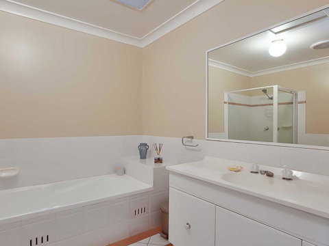Sunset On Birubi' - Pet Friendly, Air Con, Water Views, WIFI And Outdoor Spa - Holiday Byron Bay 1
