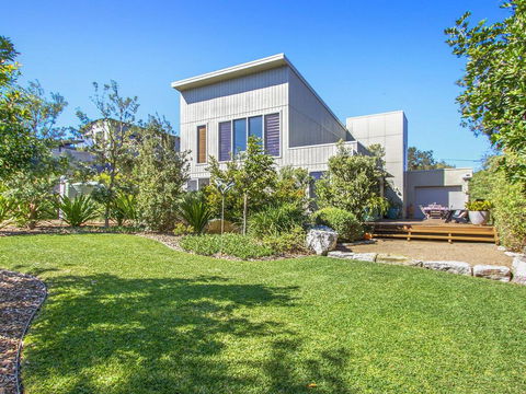 Sunshine Beach House-25 Metre Walk To The Beach - Holiday Byron Bay 0