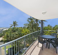 Sunshine Cove across the road from the beach - Holiday Byron Bay
