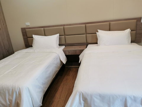 Sunshine Gardens Bourke Resort - Holiday Byron Bay 0