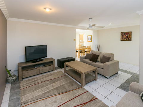Superb Location - Hervey Bay - Holiday Byron Bay 0