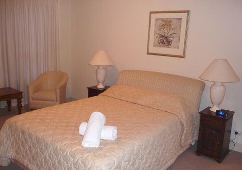 Superb Stay In Adelaides East End - Holiday Byron Bay 0