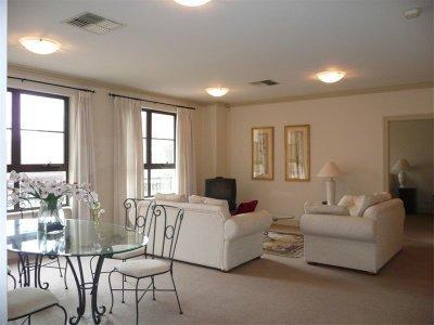 Superb Stay In Adelaides East End - Holiday Byron Bay 2